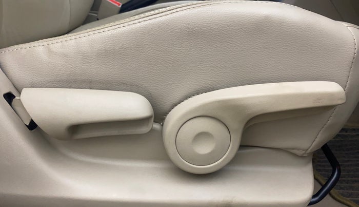 2021 Maruti Ciaz ALPHA  AT 1.5 SHVS PETROL, Petrol, Automatic, 39,029 km, Driver Side Adjustment Panel