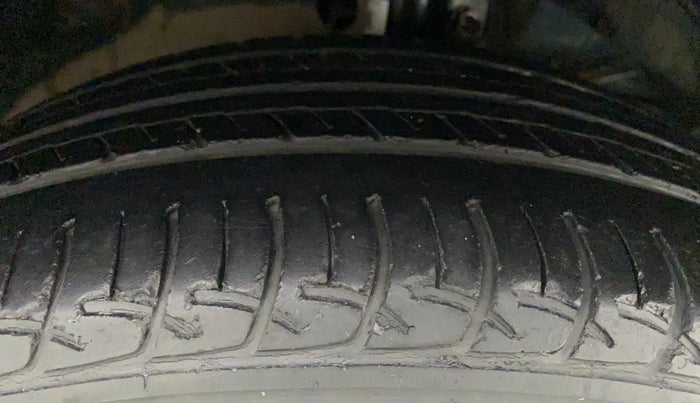 2017 Maruti Baleno DELTA CVT PETROL 1.2, Petrol, Automatic, 50,509 km, Right Front Tyre Tread