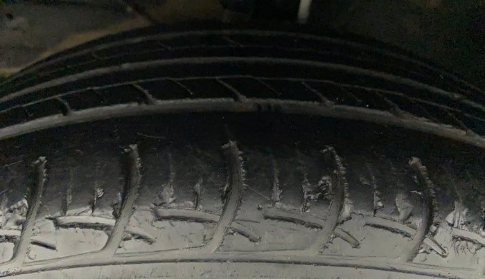2017 Maruti Baleno DELTA CVT PETROL 1.2, Petrol, Automatic, 50,509 km, Left Front Tyre Tread