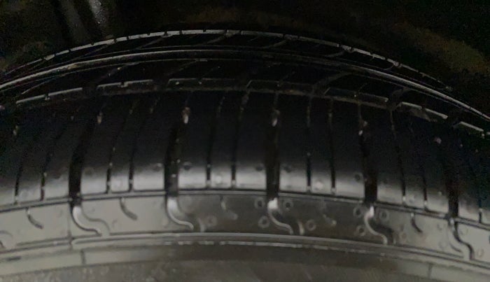 2016 Maruti Baleno DELTA PETROL 1.2, Petrol, Manual, 63,146 km, Right Front Tyre Tread