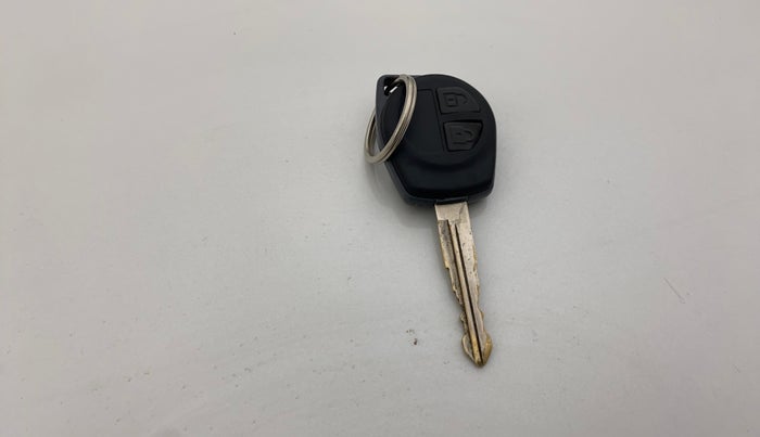 2013 Maruti Swift VXI, Petrol, Manual, 82,233 km, Key Close Up