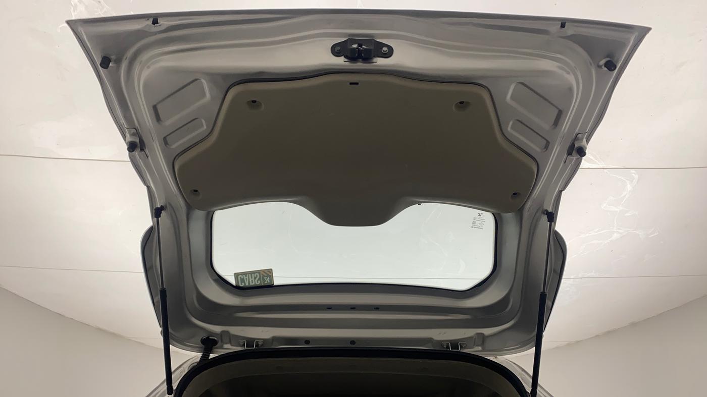 2022 Renault TRIBER RXT, Petrol, Manual, 38,467 km, Boot Door Open