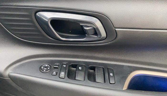 2022 Hyundai NEW I20 ASTA (O) 1.2 AT, Petrol, Automatic, 21,469 km, Driver Side Door Panels Control