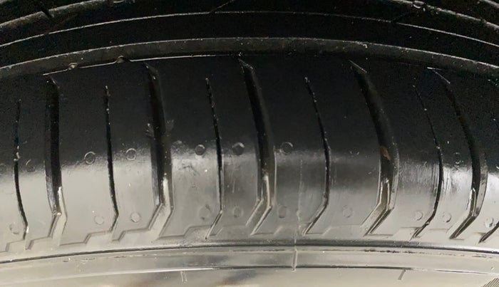 2022 Hyundai NEW I20 ASTA (O) 1.2 AT, Petrol, Automatic, 21,469 km, Right Rear Tyre Tread