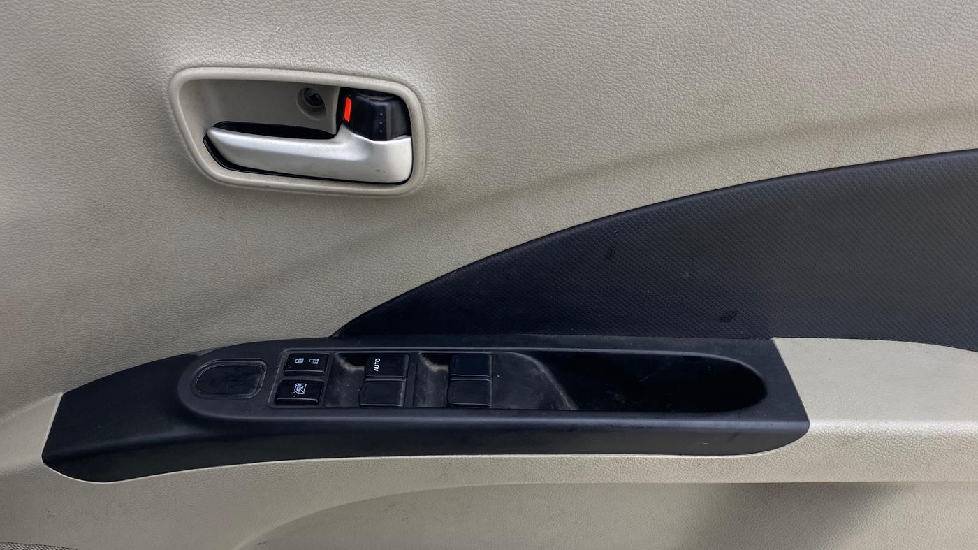 2014 Maruti Celerio VXI, Petrol, Manual, 47,055 km, Driver Side Door Panels Control
