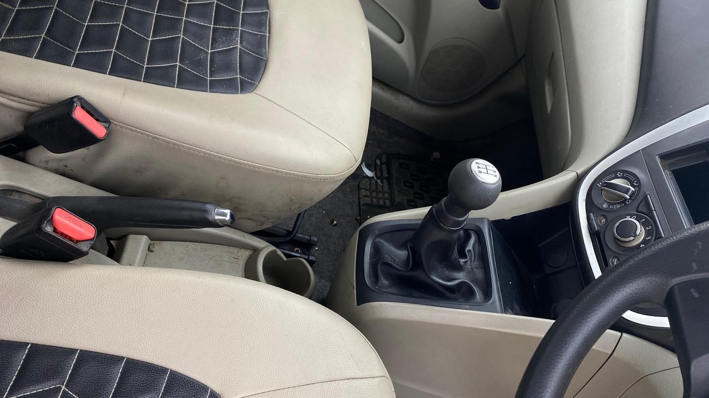 2014 Maruti Celerio VXI, Petrol, Manual, 47,055 km, Gear Lever