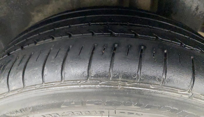 2017 Maruti Ciaz ALPHA  AT 1.4  PETROL, Petrol, Automatic, 75,757 km, Left Rear Tyre Tread