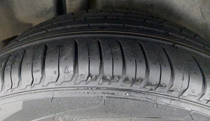 2017 Maruti Ciaz ALPHA  AT 1.4  PETROL, Petrol, Automatic, 75,757 km, Right Rear Tyre Tread