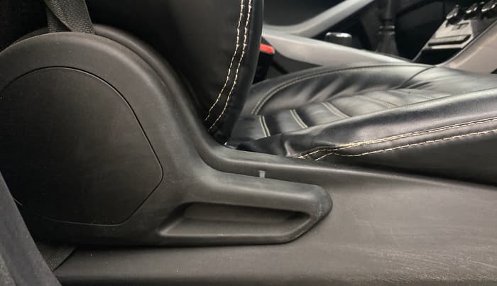 2021 Tata NEXON XM PETROL, Petrol, Manual, 41,334 km, Driver Side Adjustment Panel