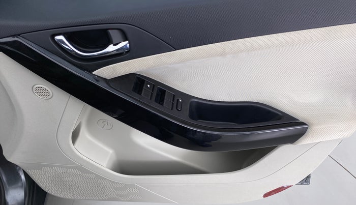 2021 Tata NEXON XZ+ SUNROOF 1.2 RTN, Petrol, Manual, 12,159 km, Driver Side Door Panels Control