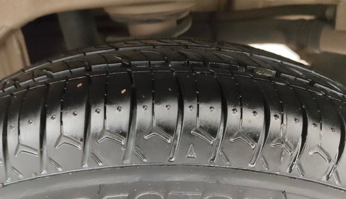 2014 Maruti Alto 800 LXI, Petrol, Manual, 66,811 km, Left Rear Tyre Tread