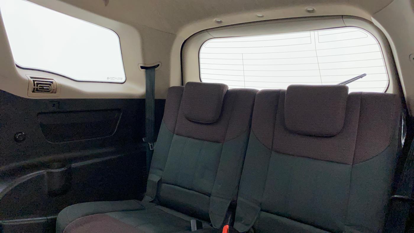 2014 Mahindra XUV500 W6, Diesel, Manual, 1,19,372 km, Third Seat Row ( optional )