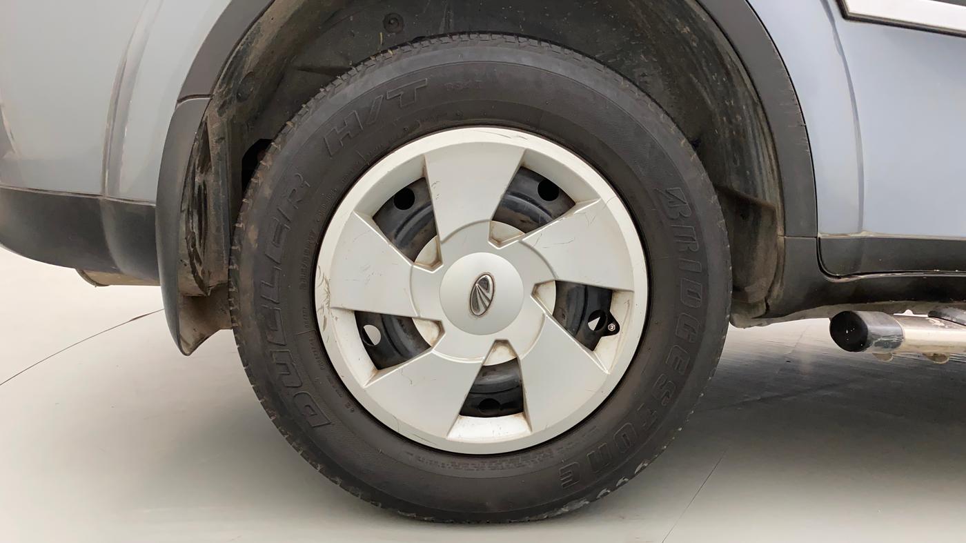 2014 Mahindra XUV500 W6, Diesel, Manual, 1,19,372 km, Right Rear Wheel