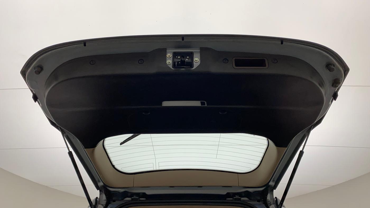 2014 Mahindra XUV500 W6, Diesel, Manual, 1,19,372 km, Boot Door Open