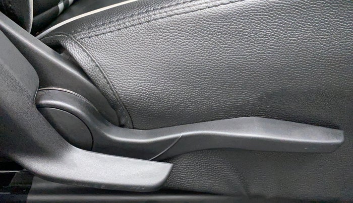 2021 Maruti Swift VXI, Petrol, Manual, 8,004 km, Driver Side Adjustment Panel