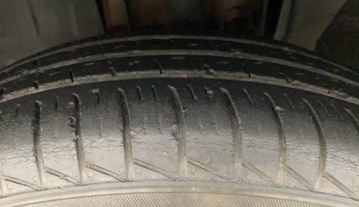 2019 Renault TRIBER RXL MT, Petrol, Manual, 43,155 km, Left Front Tyre Tread