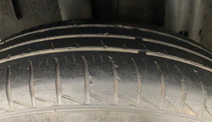 2019 Renault TRIBER RXL MT, Petrol, Manual, 43,155 km, Right Rear Tyre Tread