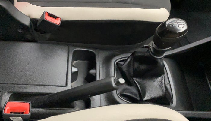 2019 Renault TRIBER RXL MT, Petrol, Manual, 43,155 km, Gear Lever
