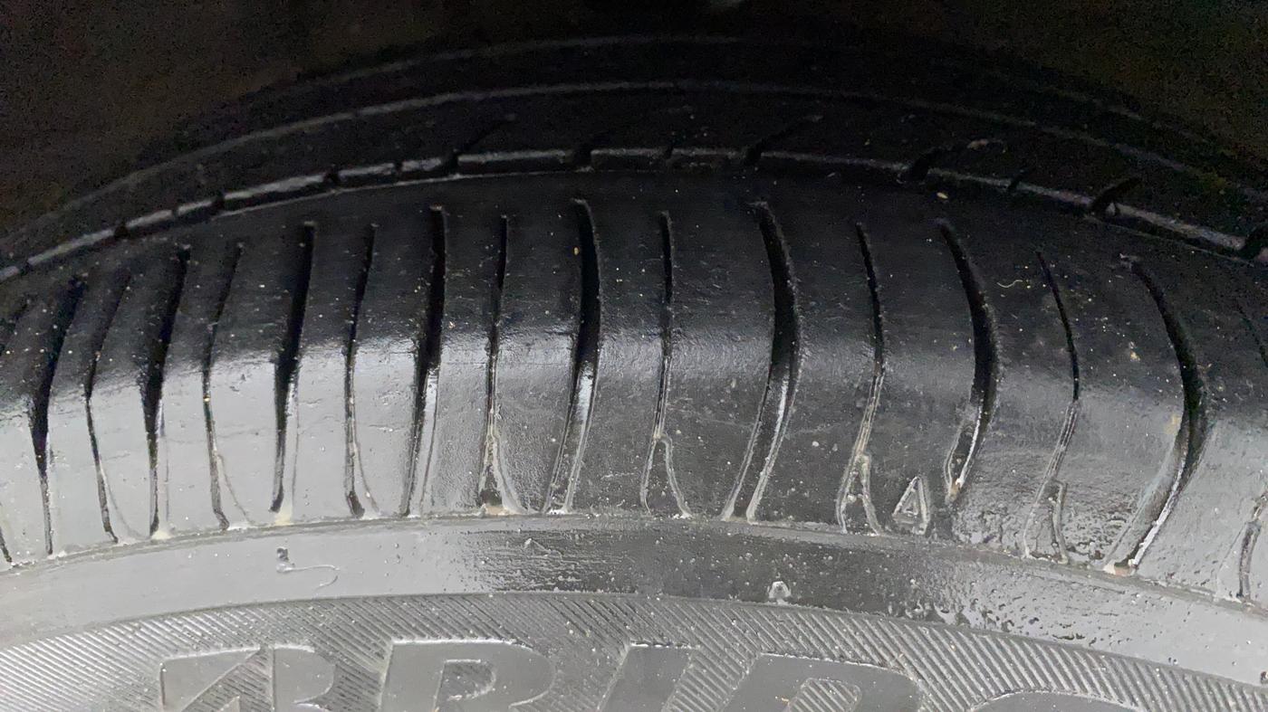 2016 Hyundai i10 SPORTZ 1.1, Petrol, Manual, 60,867 km, Right Front Tyre Tread