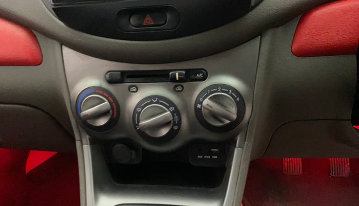 2016 Hyundai i10 SPORTZ 1.1, Petrol, Manual, 60,867 km, AC Unit - Directional switch has minor damage