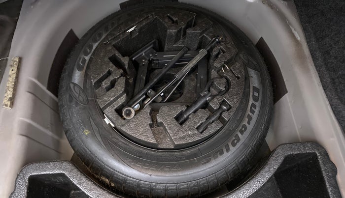 2016 Volkswagen Vento HIGHLINE PETROL, Petrol, Manual, 25,060 km, Spare Tyre