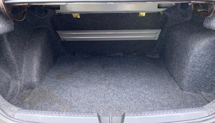 2016 Volkswagen Vento HIGHLINE PETROL, Petrol, Manual, 25,060 km, Boot Inside