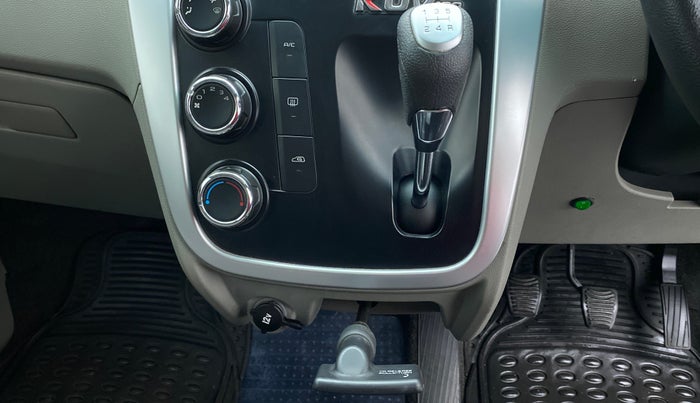 2017 Mahindra Kuv100 K6+ 6 STR, Petrol, Manual, 7,995 km, Gear Lever