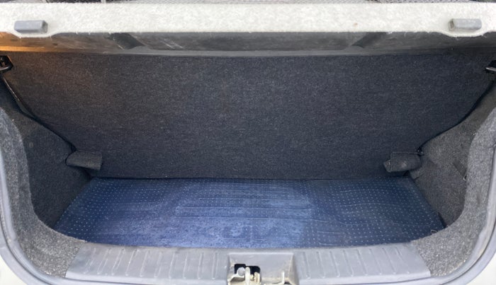 2017 Mahindra Kuv100 K6+ 6 STR, Petrol, Manual, 7,995 km, Boot Inside