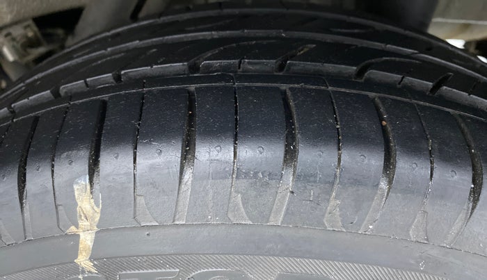 2017 Mahindra Kuv100 K6+ 6 STR, Petrol, Manual, 7,995 km, Left Rear Tyre Tread