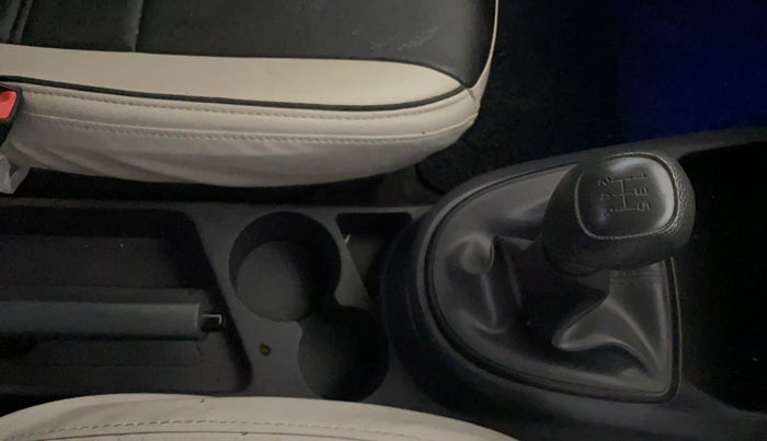 2023 Hyundai GRAND I10 NIOS ERA 1.2 KAPPA VTVT, Petrol, Manual, 12,782 km, Gear Lever