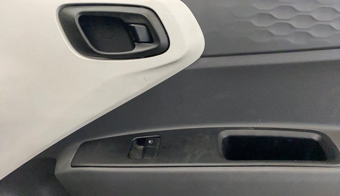 2023 Hyundai GRAND I10 NIOS ERA 1.2 KAPPA VTVT, Petrol, Manual, 12,782 km, Driver Side Door Panels Control