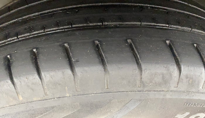 2017 Ford Ecosport TREND 1.5L DIESEL, Diesel, Manual, 1,23,476 km, Left Front Tyre Tread