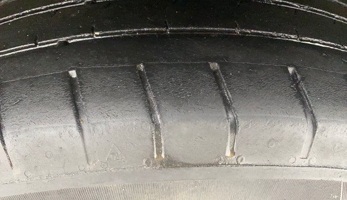 2017 Ford Ecosport TREND 1.5L DIESEL, Diesel, Manual, 1,23,476 km, Left Rear Tyre Tread