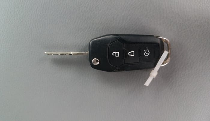 2016 Ford New Figo TREND 1.2 PETROL, CNG, Manual, 67,192 km, Key Close Up