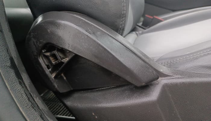 2016 Ford New Figo TREND 1.2 PETROL, CNG, Manual, 67,192 km, Driver Side Adjustment Panel