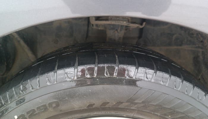 2016 Ford New Figo TREND 1.2 PETROL, CNG, Manual, 67,192 km, Left Front Tyre Tread