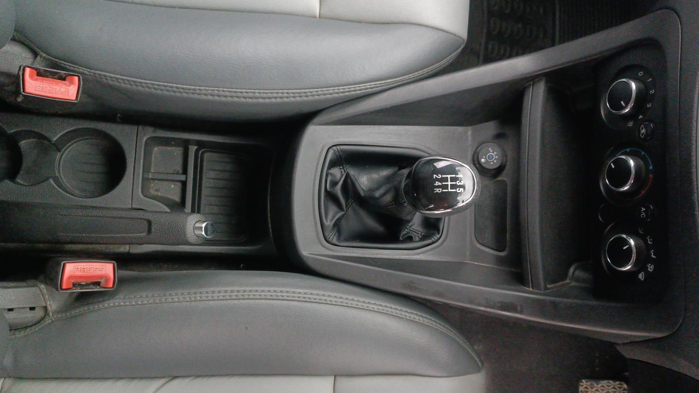 2016 Ford New Figo TREND 1.2 PETROL, CNG, Manual, 67,192 km, Gear Lever