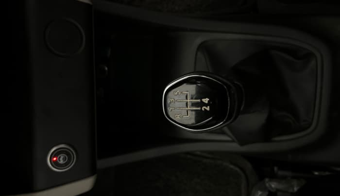 2025 Renault TRIBER RXT, CNG, Manual, 14,727 km, Gear Lever
