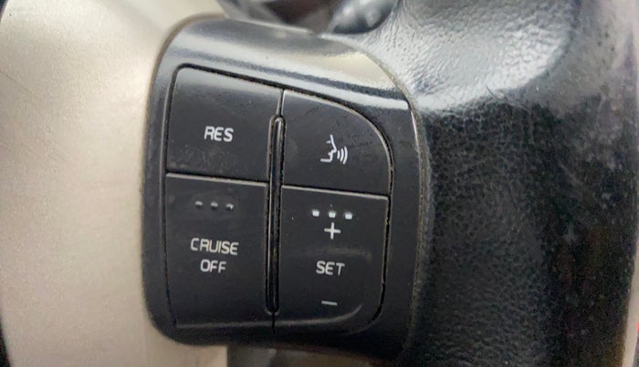 2015 Mahindra XUV500 W8, Diesel, Manual, 1,41,040 km, Adaptive Cruise Control