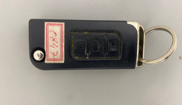 2015 Mahindra XUV500 W8, Diesel, Manual, 1,41,040 km, Key Close Up