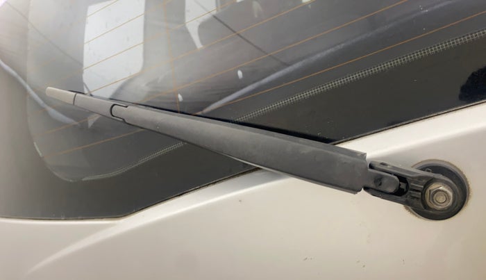 2015 Mahindra XUV500 W8, Diesel, Manual, 1,41,040 km, Rear Wiper