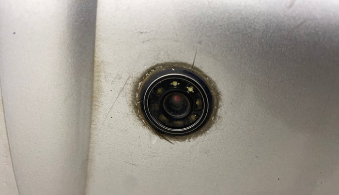 2015 Mahindra XUV500 W8, Diesel, Manual, 1,41,040 km, Parking Camera