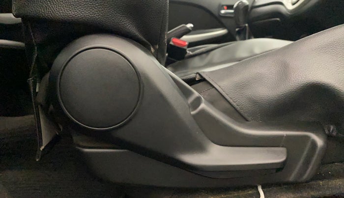 2017 Maruti Baleno DELTA DIESEL 1.3, Diesel, Manual, 1,07,122 km, Driver Side Adjustment Panel