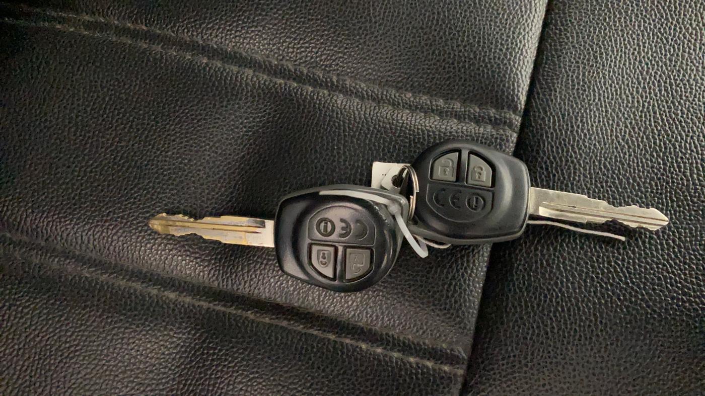 2017 Maruti Baleno DELTA DIESEL 1.3, Diesel, Manual, 1,07,122 km, Key Close Up
