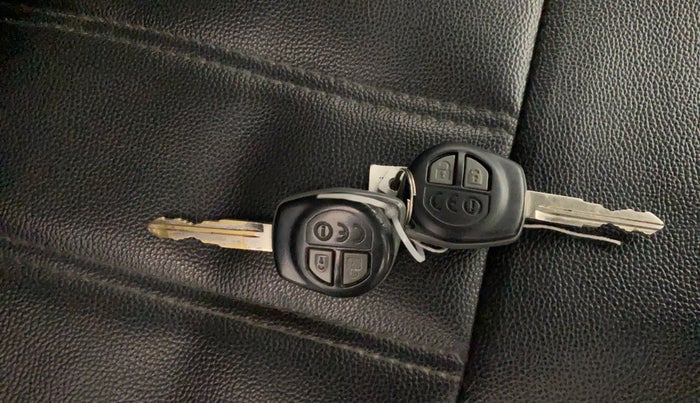 2017 Maruti Baleno DELTA DIESEL 1.3, Diesel, Manual, 1,07,122 km, Key Close Up