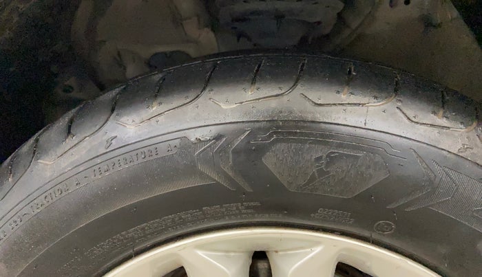 2016 Hyundai Creta SX PLUS 1.6 PETROL, Petrol, Manual, 28,055 km, Left Front Tyre Tread