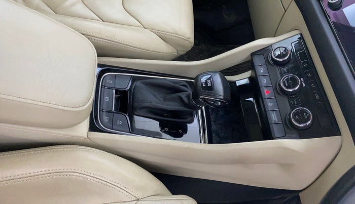 2017 Skoda Kodiaq STYLE 2.0 TDI 4X4 AT, Diesel, Automatic, 68,521 km, Gear Lever