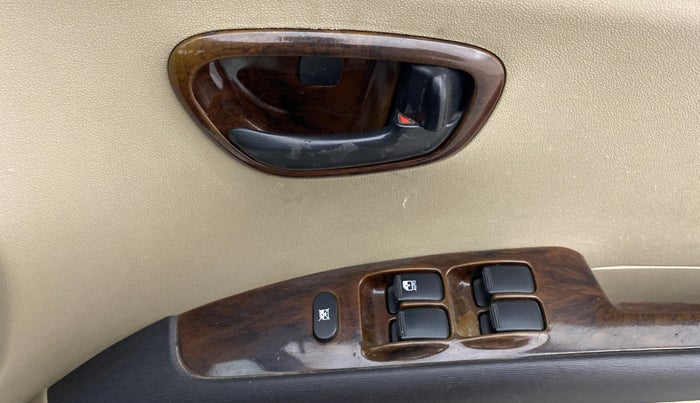 2015 Hyundai i10 MAGNA 1.1, Petrol, Manual, 28,251 km, Driver Side Door Panels Control