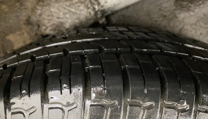 2015 Hyundai i10 MAGNA 1.1, Petrol, Manual, 28,251 km, Left Rear Tyre Tread