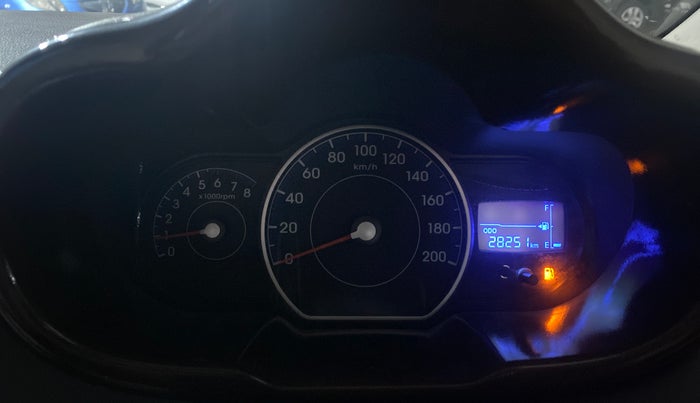 2015 Hyundai i10 MAGNA 1.1, Petrol, Manual, 28,251 km, Odometer Image